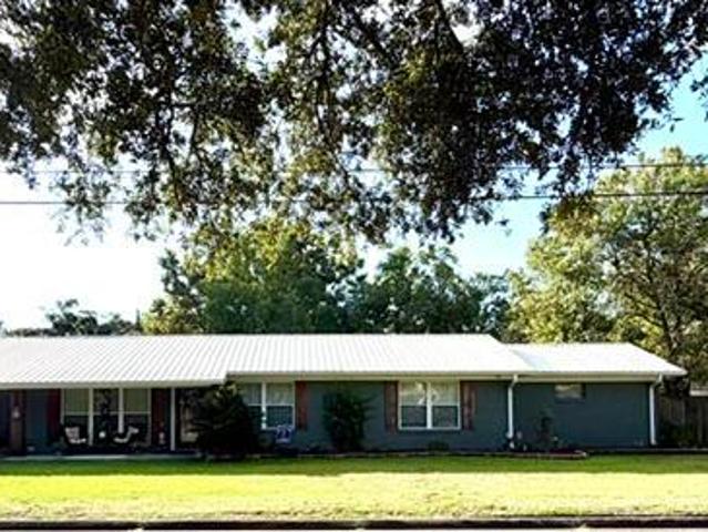906 Columbus Drive