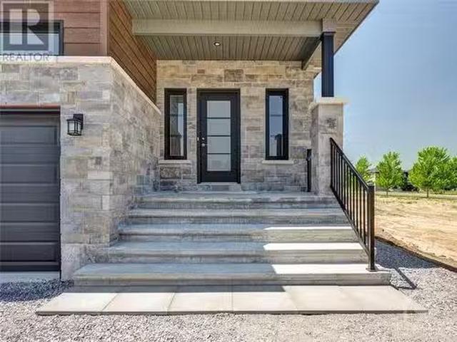 906 Chablis Crescent Unit#A, Embrun, ON, K0A 1W0 lease for l.