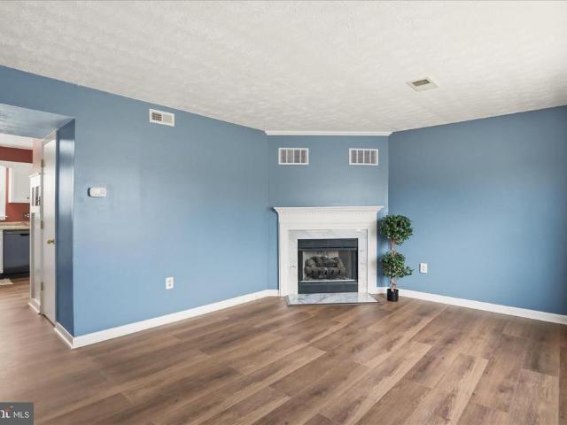 906 Hilltop Drive