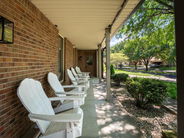 906 Hummingbird Lane