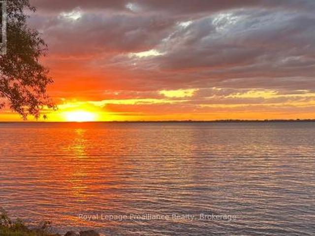 906 N Big Island Road, Prince Edward County Sophiasburg Ward, ON, K0K 1W0 house for sale | Listing ID X13675 | Royal LePage