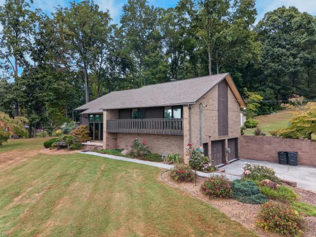 906 N Morelock Road