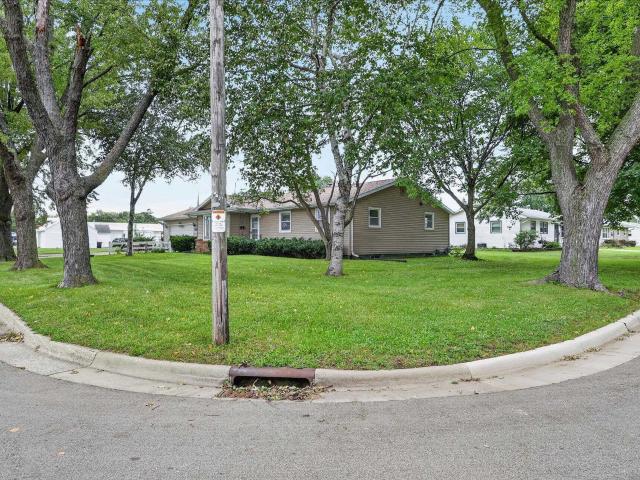 906 Nicolet Street