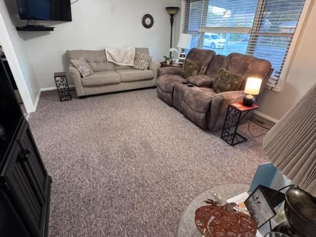 906 S Patterson