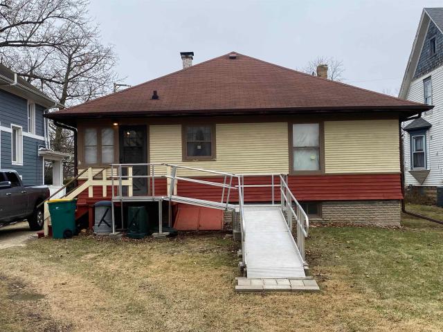 906 Somonauk Street