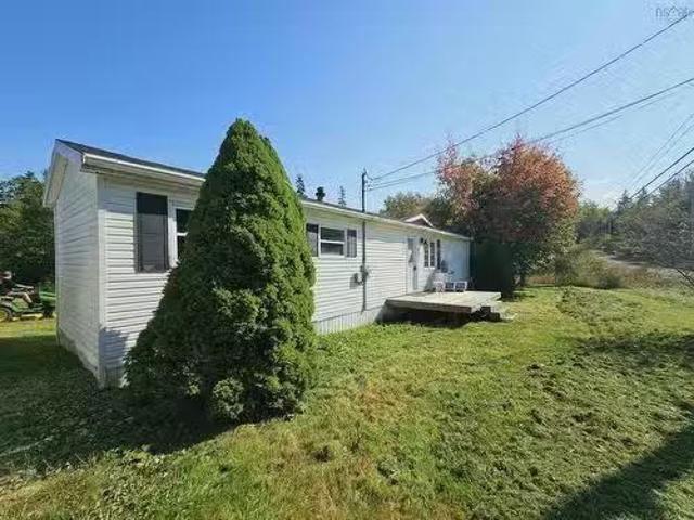 906 Point Aconi Road, Point Aconi, NS, B1Y 1Z9 house for sal.