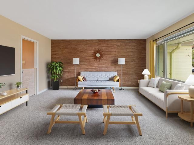 907 Fairway Drive