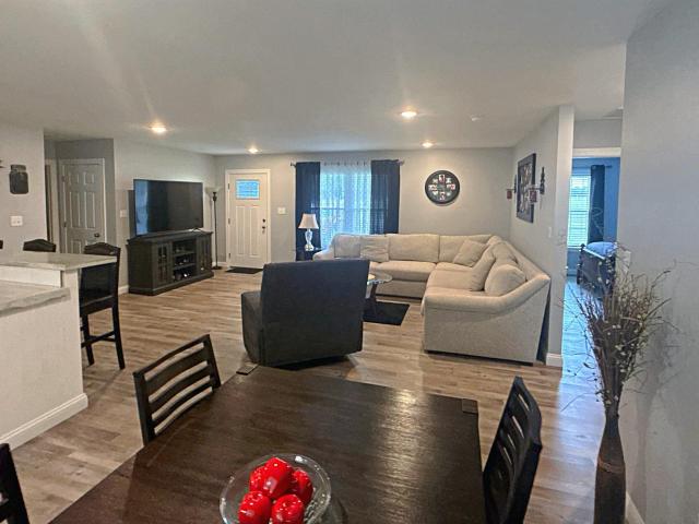 907 Longfellow Drive