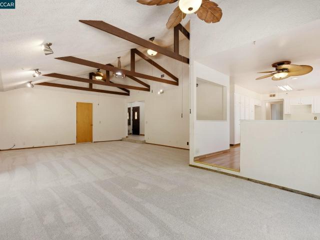 907 Lyon Ct