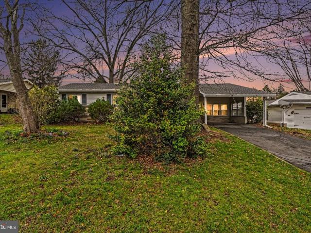 907 Meadow Lane