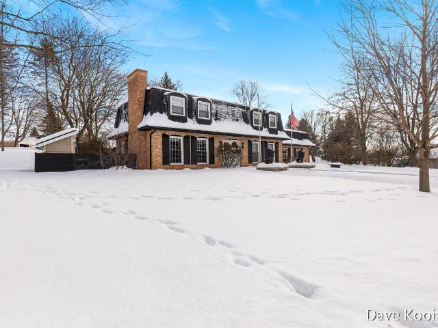907 N Glenwood Drive