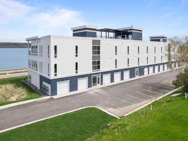 907 N Lakeshore Drive # 303