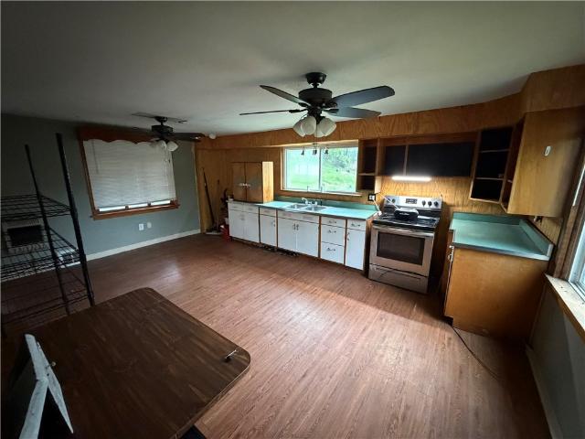 907 Woodlawn Ave