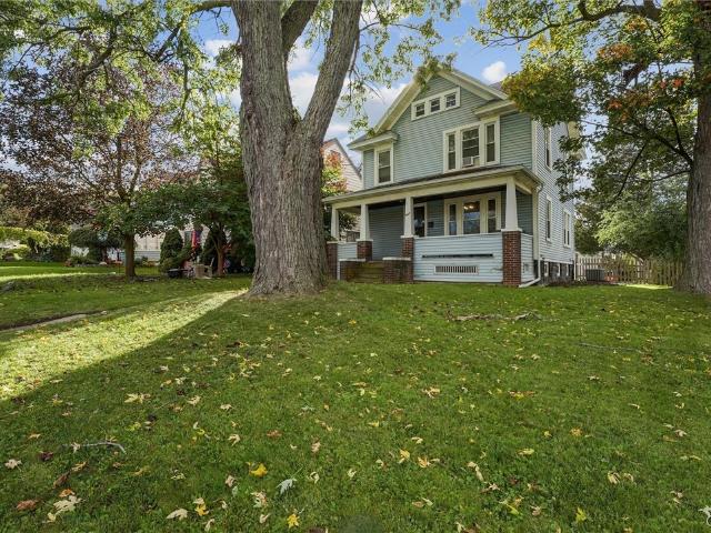 907 Woods Road