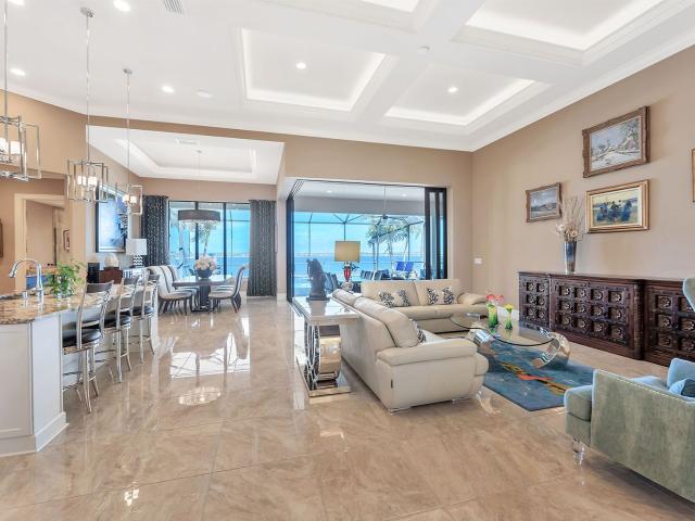9087 Breakwater Drive, Naples, US, FL