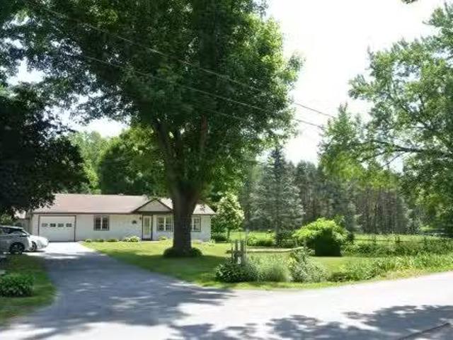 908 Ch. Dutch, Saint Armand, QC, J0J 1T0 house for sale Lis.