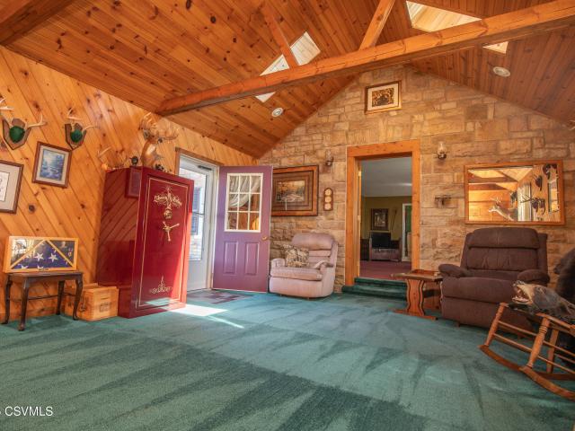 908 hillcrest lane