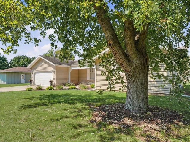 908 Hillside Court
