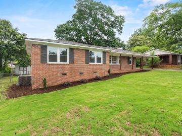908 Mohegan Trail