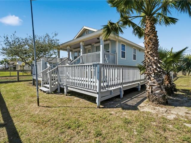 908 S Live Oak Street