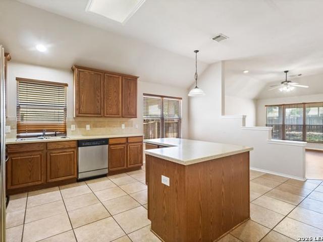 908 rimrock trl, schertz, us, tx