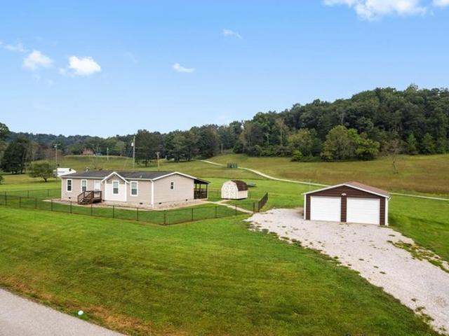 9098 Bonds Creek Rd, Ellenboro, WV 26346