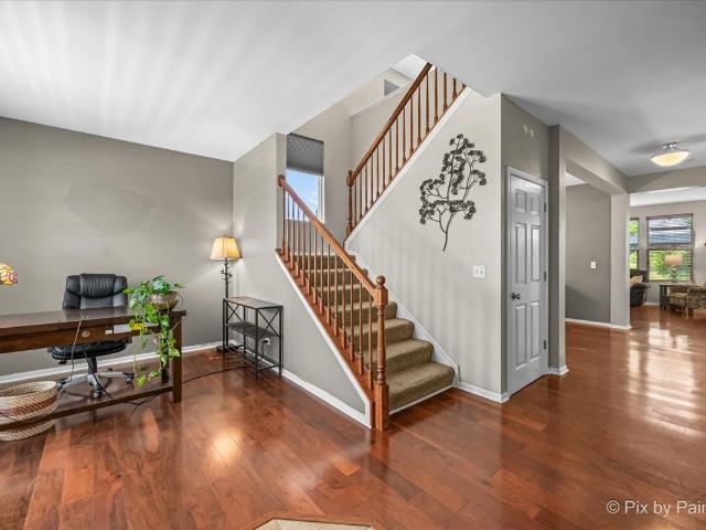 909 Avalon Way