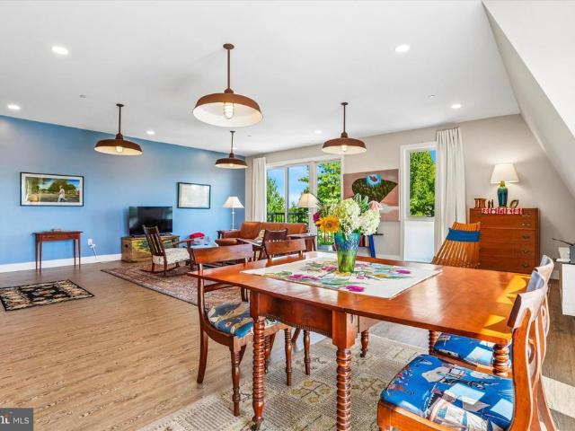 909 E Willow Grove Avenue # 305