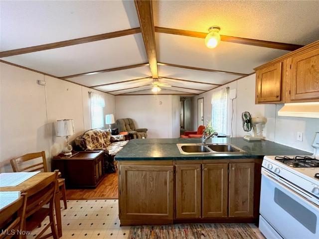909 Kings Ridge Rd