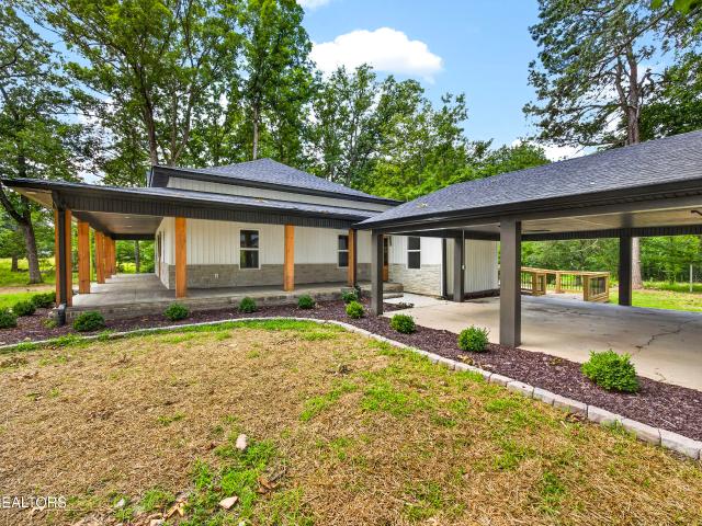 909 Hawkins Crawford Rd