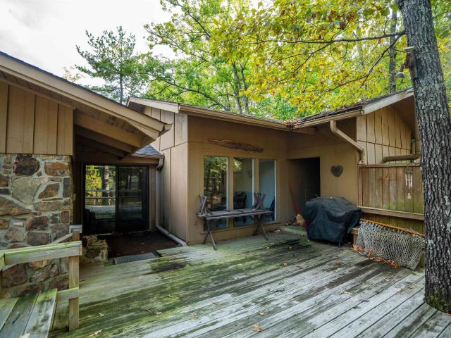 909 Lakeland Drive