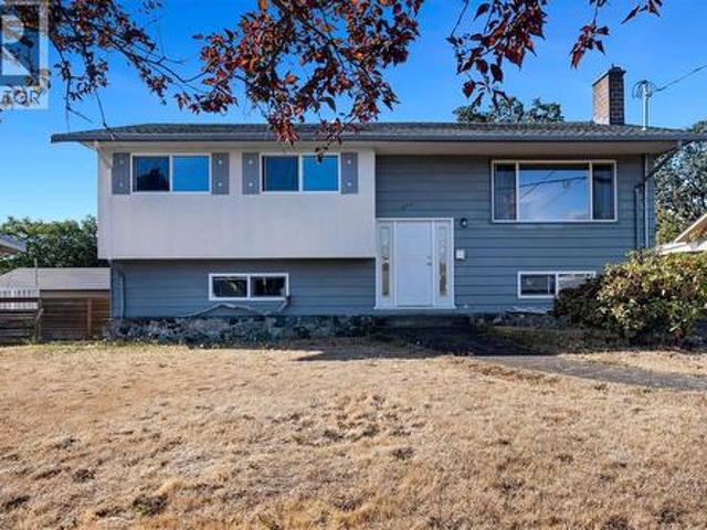 909 Shearwater St, Esquimalt, BC, V9A 4V3 house for sale | Listing ID 1048 | Royal LePage
