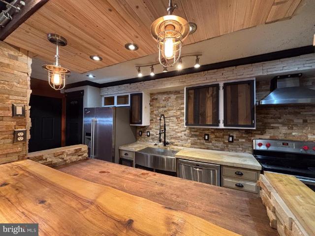 909 Woodbridge Court # 909 H