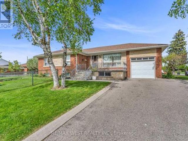 90 Tavistock Road, Toronto, ON, M3M 2N9 house for sale | Listing ID W13620 | Royal LePage