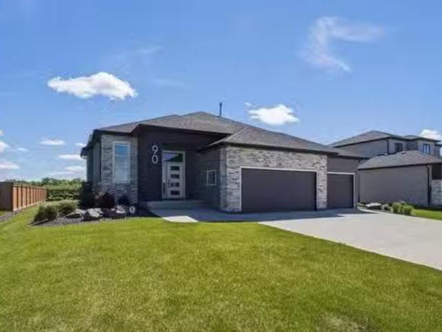 90 Taylor Farm Rd, Headingley, MB, R4H 0C2 Luxury House for.
