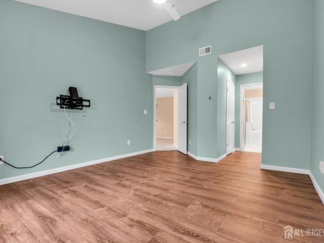 90 Winthrop Road G