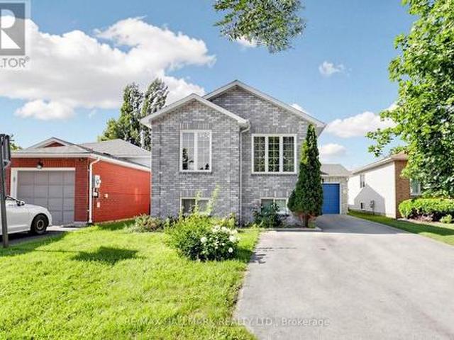 90 Barre Drive, Barrie, ON, L4N 7P1 house for sale | Listing ID S13626 | Royal LePage