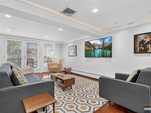 90 Birchwood Terrace, Wayne, US, NJ