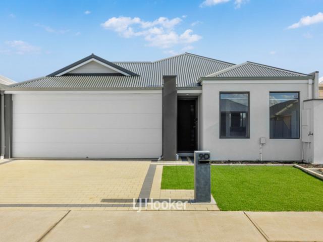 90 Carnelian Avenue, Australind WA