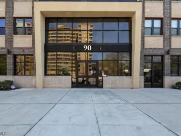 90 Clinton Ave. No. 206, Newark, USA, NJ