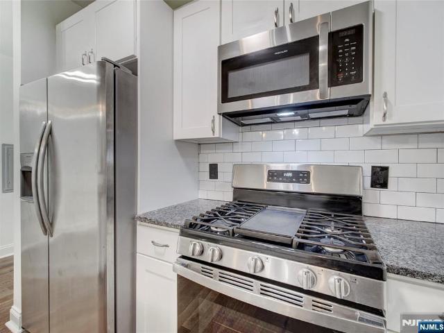 90 Clinton # 204