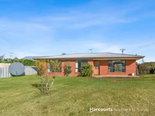 90 Esplanade, OATLANDS, TAS 7120 House for Rent