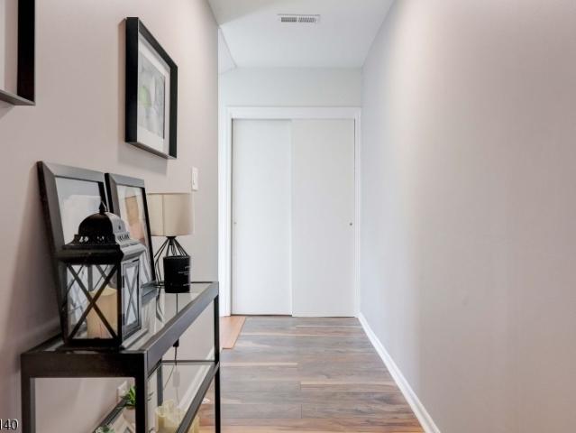90 Farnham Sq # 290