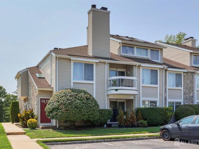 90 Farnham Square 290