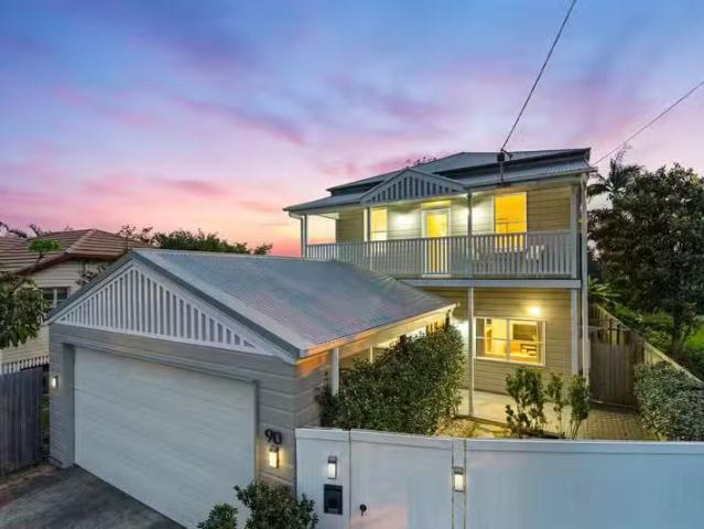 90 Gordon Parade, MANLY, QLD 4179 House for Rent