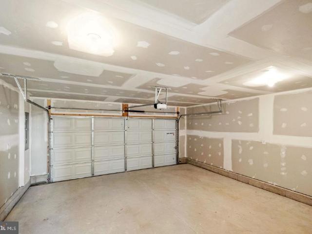 90 Griffith Way