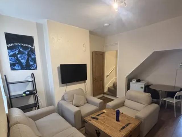 90 Hubert Road, Stirchley, B29 6ER, United Kingdom | 4 bed house for rent #158855836 | Rentberry