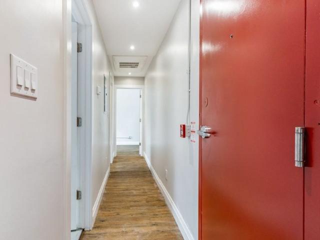 90 John Street South apartment — Hamilton, ON 2 Bedroom 2 Bedroom