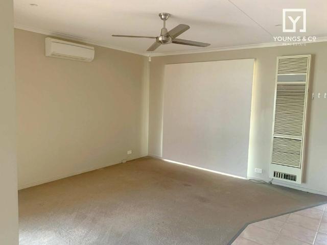90 Kialla Lakes Dr, Kialla