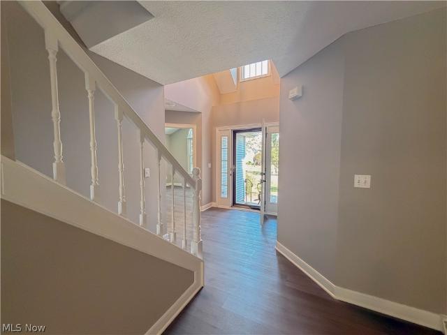 90 Lake Pointe Circle